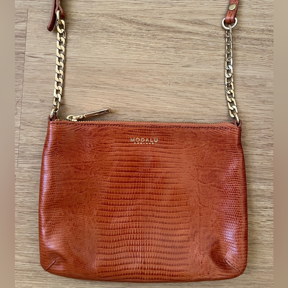 Modalu Cross Body Bag - Picture 3 of 7